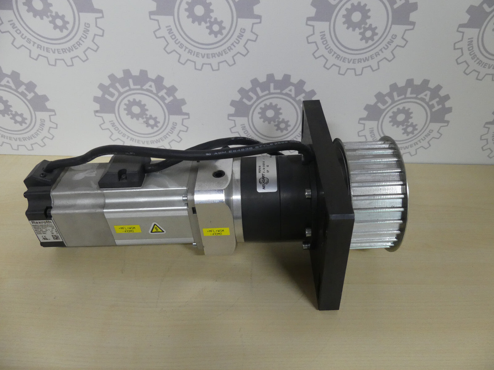 REXROTH MSM031C-0300-NN-M0-CH1-NNNN + NEUGART PSFN64 i=70