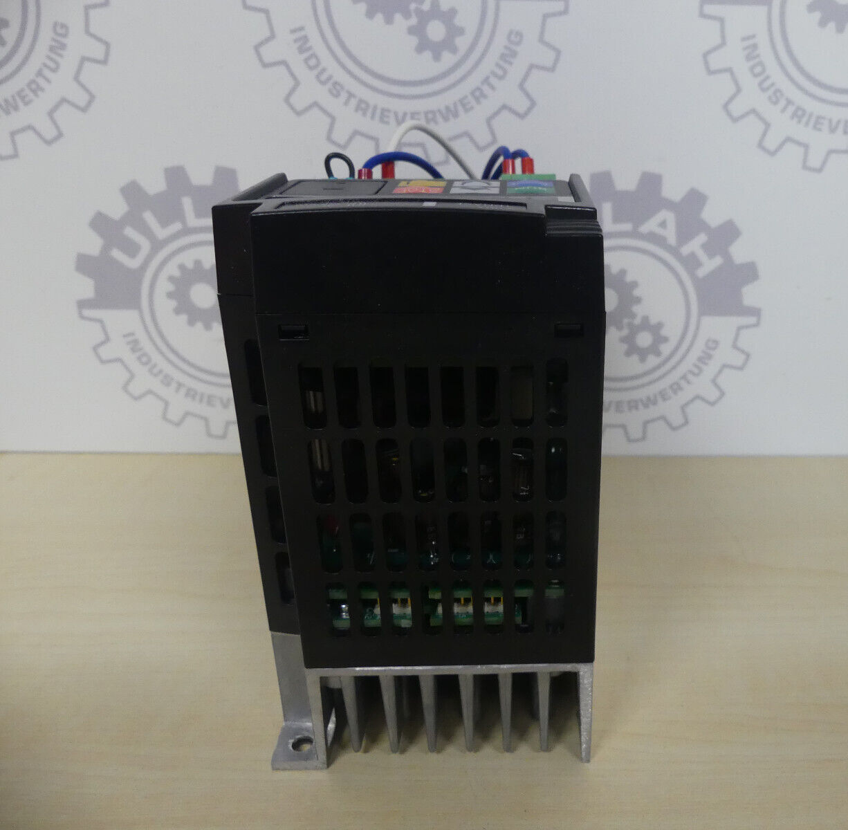 OMRON 3G3MX2-AB004-E, ohne Deckel