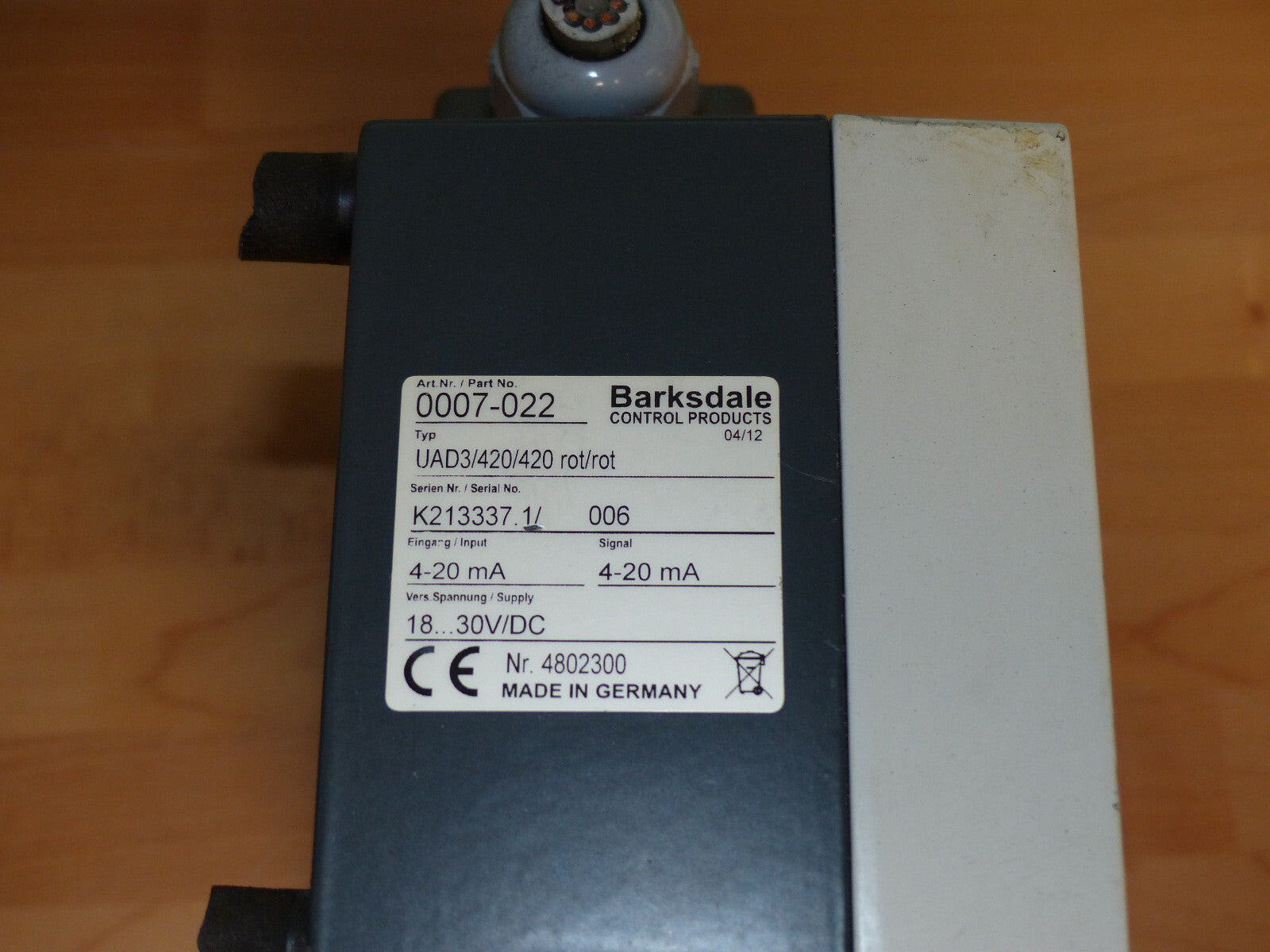 Krauss Maffei  UAD3/420/420/rot/rot Barksdale control products 04/12s .Bilder