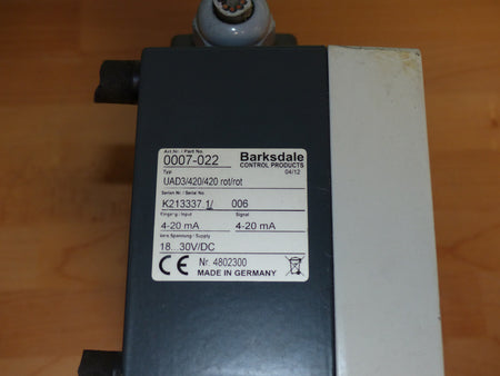 Krauss Maffei  UAD3/420/420/rot/rot Barksdale control products 04/12s .Bilder