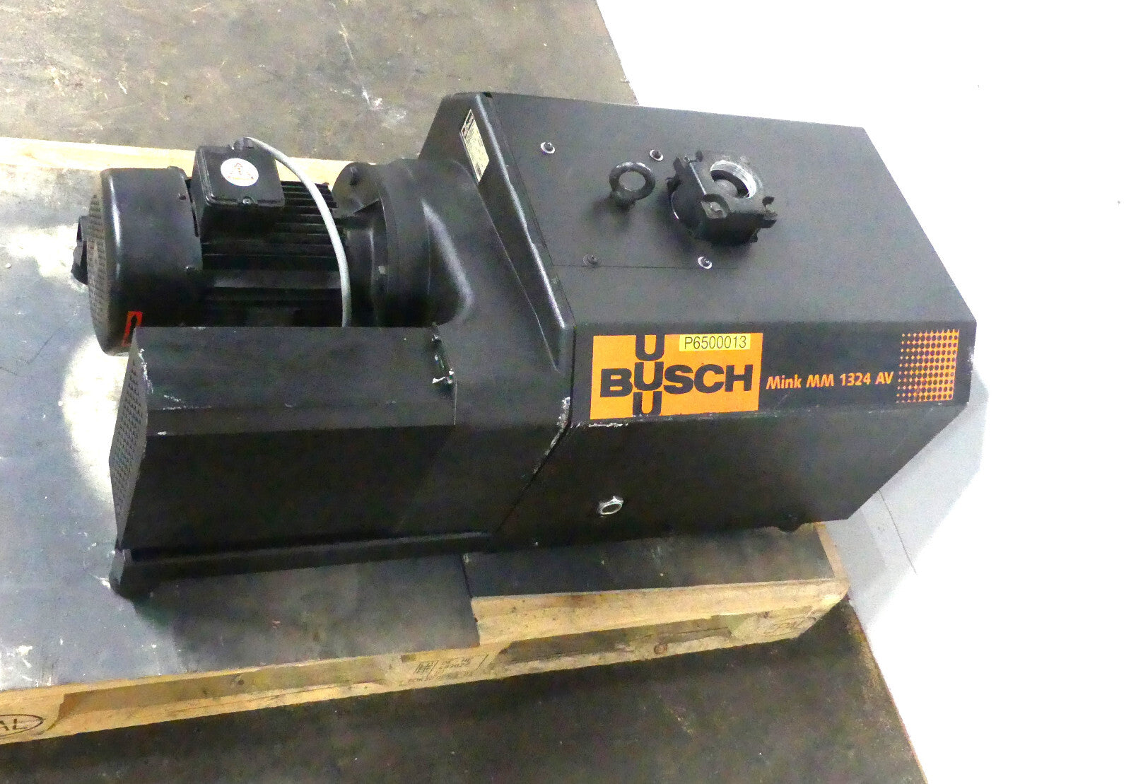 BUSCH Vacuum pump MM 1324 AV