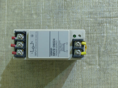  Omron S8VS-06024 Netzteil