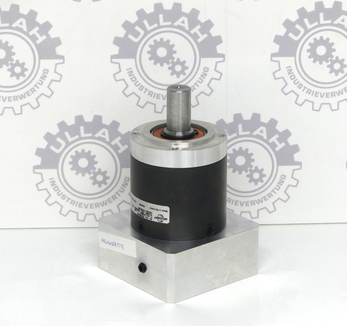 NEUGART PLE080-032-SSSB3AE-E19 ( NEUWERTIG )