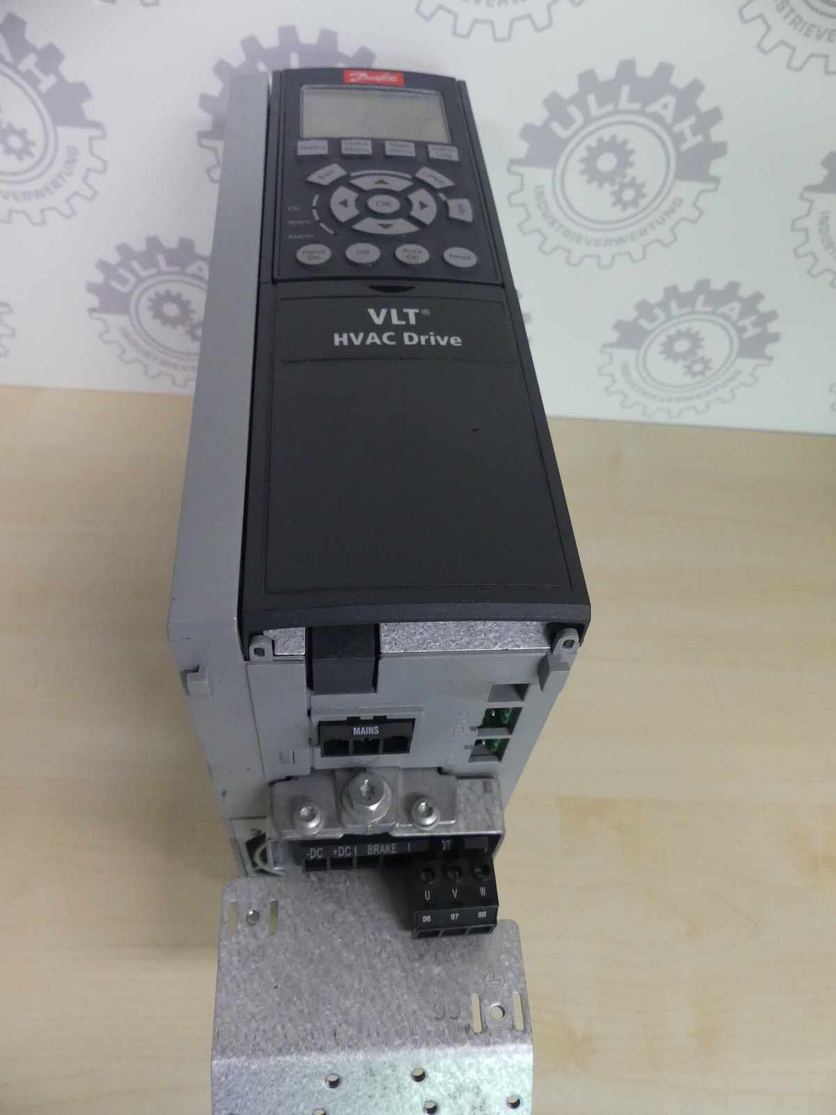 DANFOSS VLT HVAC Drive FC-102P2K2T4E20H1XGXXXXSXXXXAXBXCXXXXDX