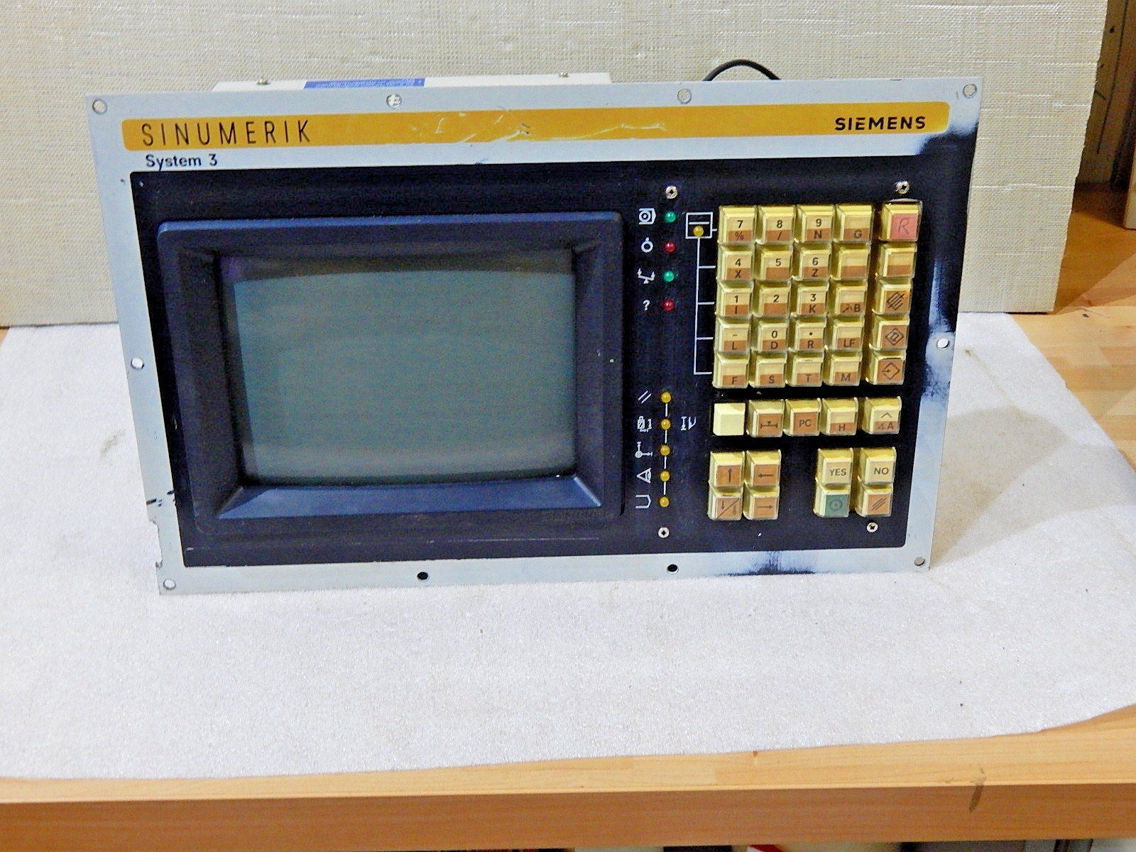 Siemens Sinumerik System 3T/TE 9" Monitor 570 025 9033.01  Used