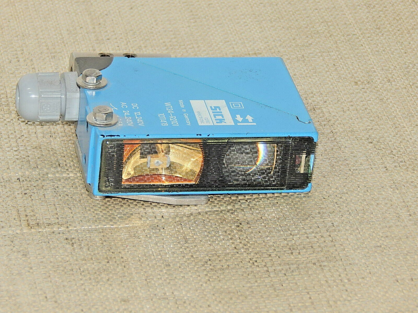 Sick WT24-R2101 Fotoelektrischer Sensor 24-240v  gebraucht