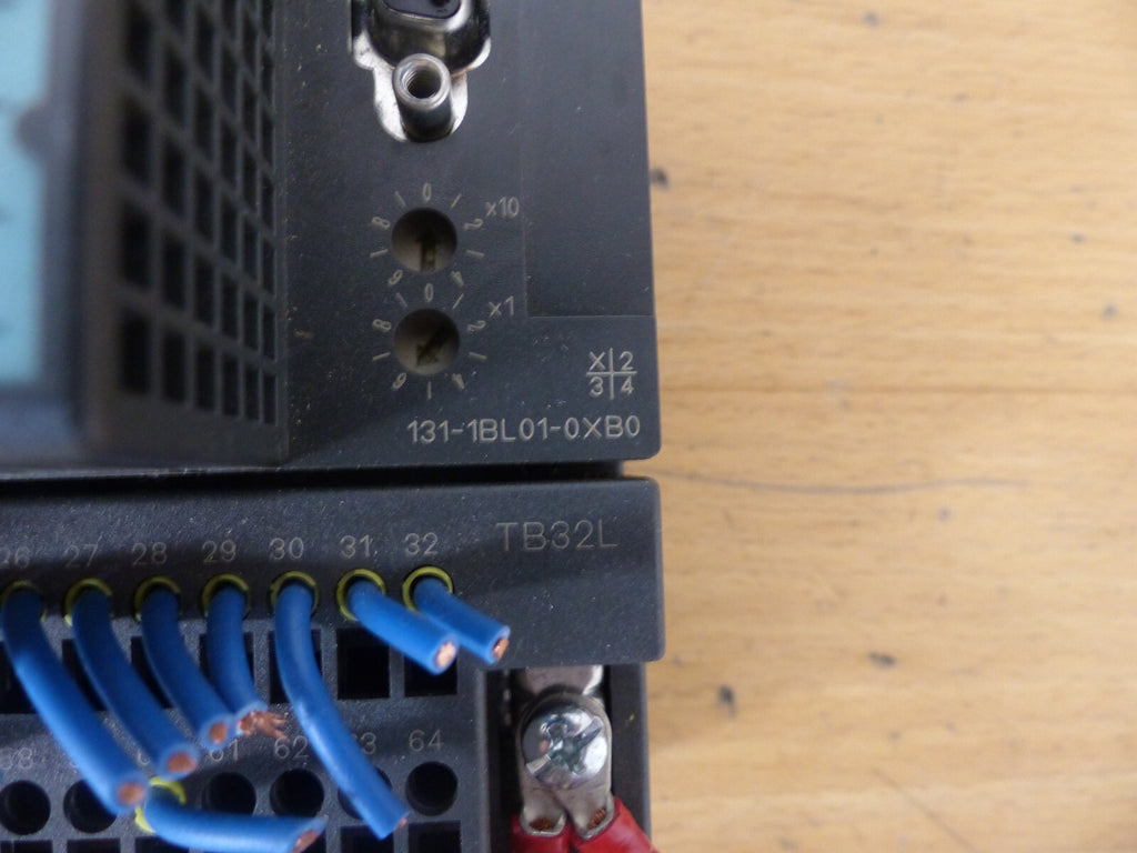 SIEMENS ET 200L  DI 32XDC24V 131-1BL01-0XB0 LEICHT BESCHÄDIGT, S.BILDER