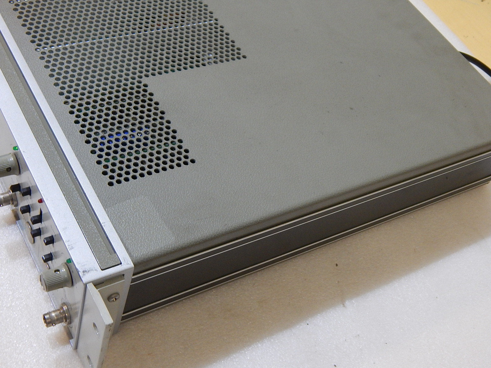 Hewlett Packard - HP 5328B Universal Counter Zähler Messgerät Used