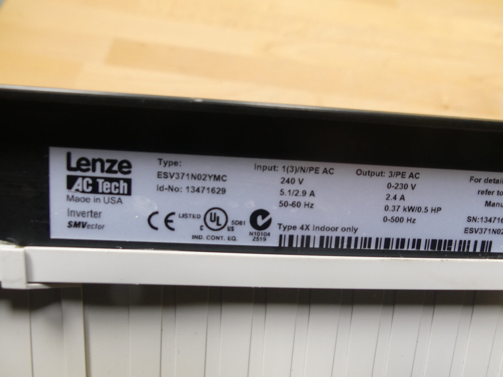 Lenze  SMV Frequenzumrichter   ESV371N02YMC