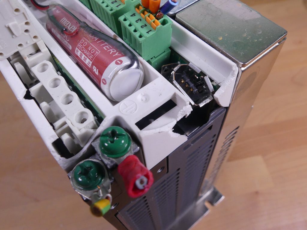 Rexroth Indramat Ecodrive DKC10.3-008-3-MGP-01VRS+ ECOM01.1-PB01-NN  beschädigt