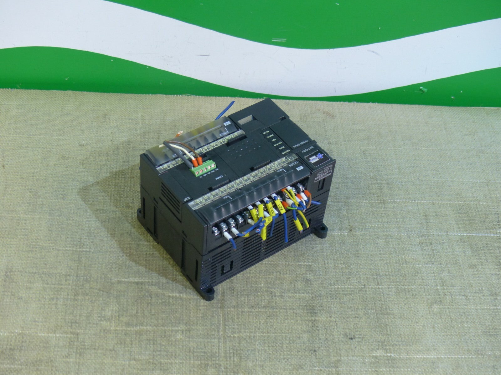  Omron Programmable Controller CP1L-M30DR-D 