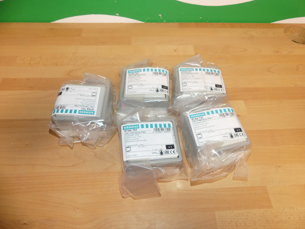 5 x Siemens Dig.Industr. AP IP44 Ausschalter 5TA4701 IP44