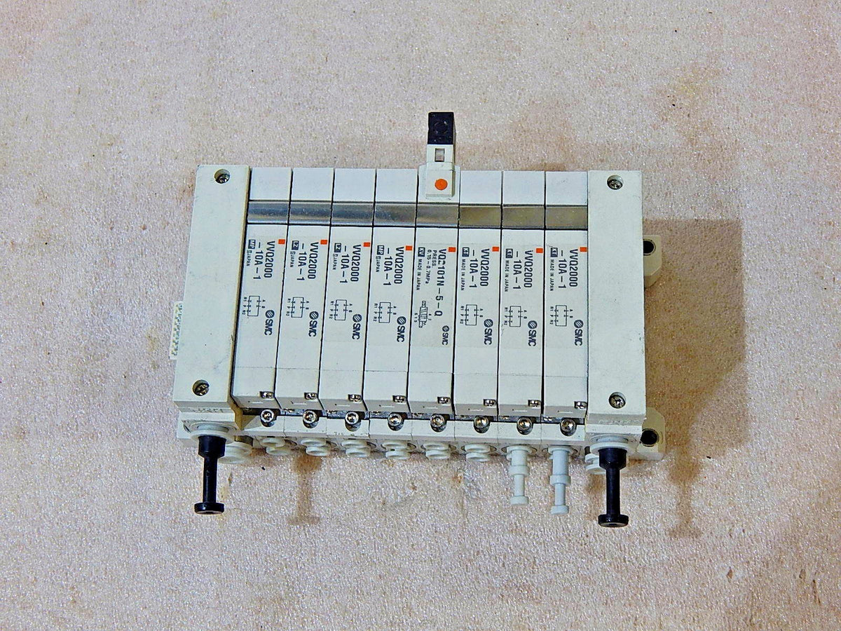 SMC  VQ2-LOF01 // V V Q2000-1-10A-1   Ventilinsel Magnetventil