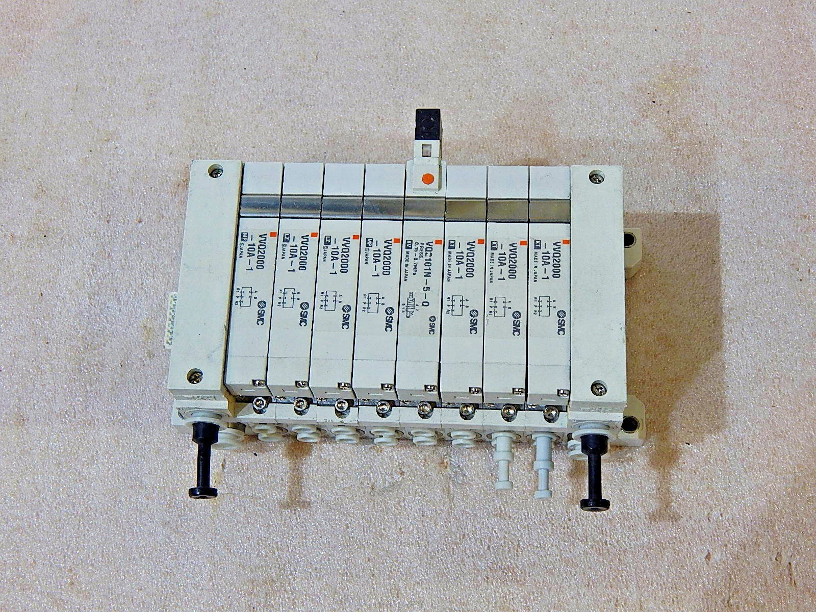 SMC  VQ2-LOF01 // V V Q2000-1-10A-1   Ventilinsel Magnetventil