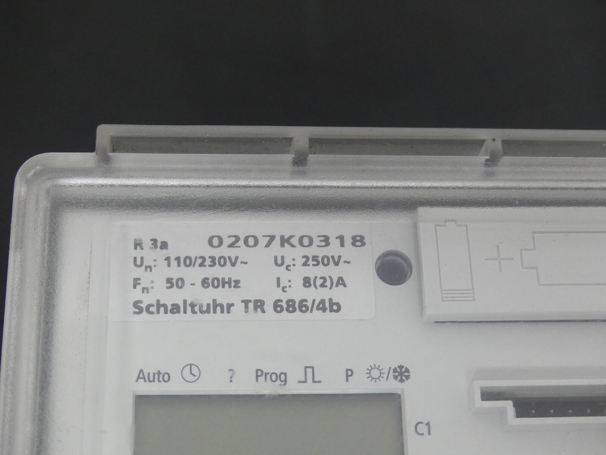 Theben Schaltuhr TR 686/4b licht beschägit s.Bilder