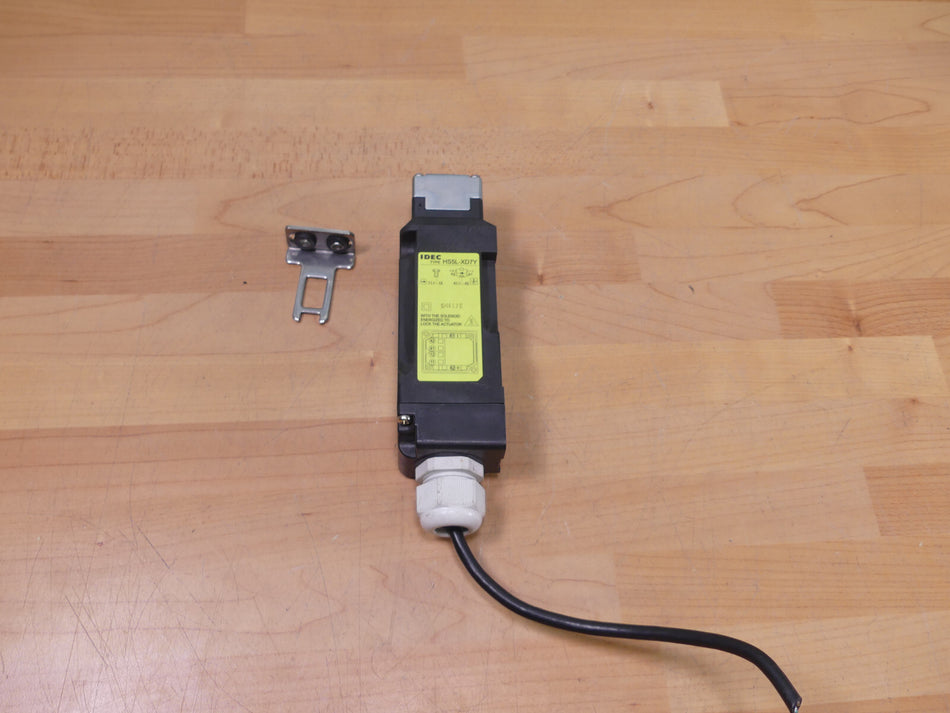 IDEC Electromagnetic Safety Switch HS5L-XD7Y4M