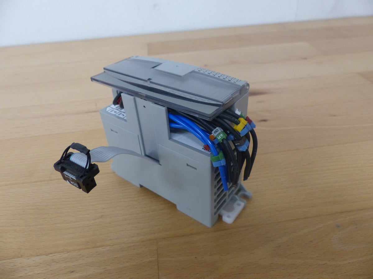 ALLEN-BRADLEY MICRO LOGIX 8 PT. 24 VDC SOURCE OUTPUT 1762-OB8 A A