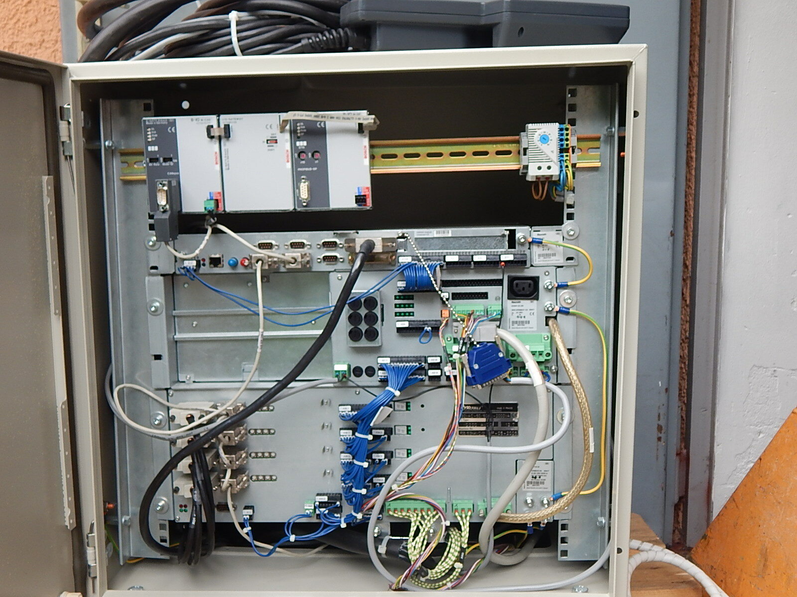  Stäubli Schwenkarmroboter turbo SCARA SR4 plus Steuereinheit 