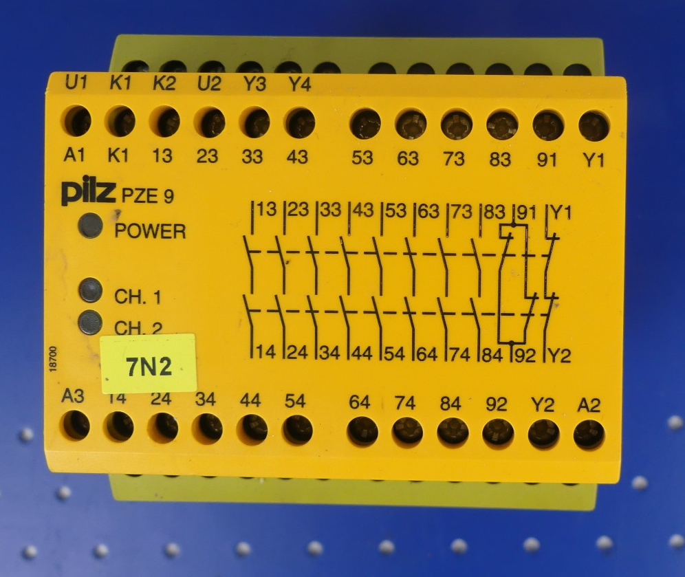 Pilz PZE 9 24VDC 8n/o 1n/c 774150812444