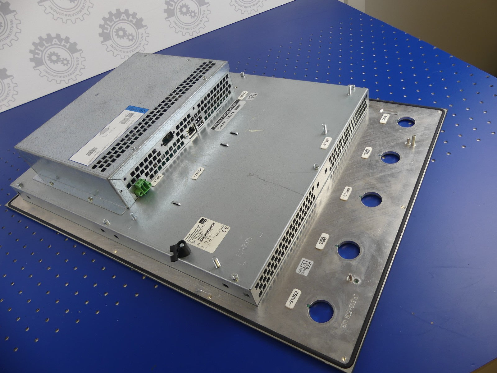 Schubert CC12-V/K Industrie Panel Monitor