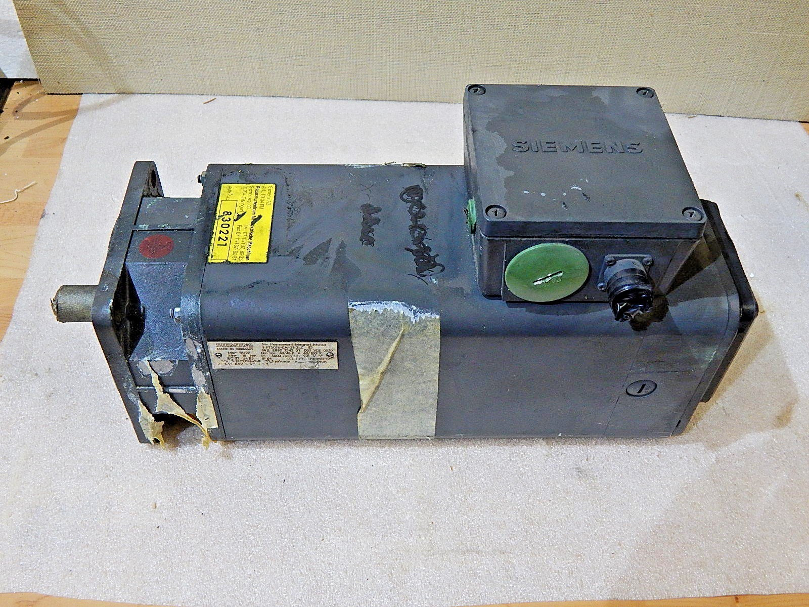 Siemens 1FT5076-0AF01-2-Z 3~ Permanent-Magnet-Motor  Used