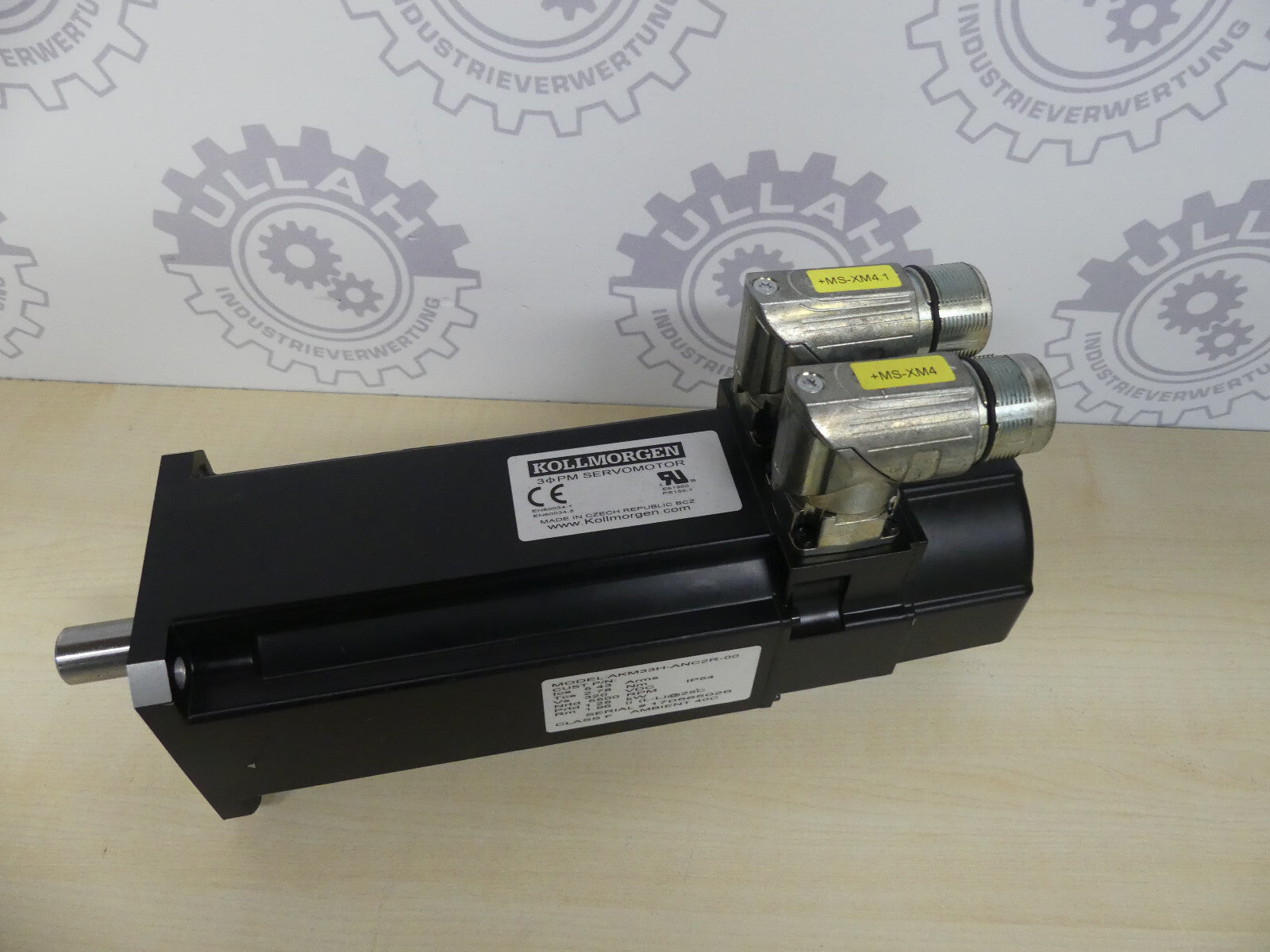 KOLLMORGEN AKM33H-ANC2R-00