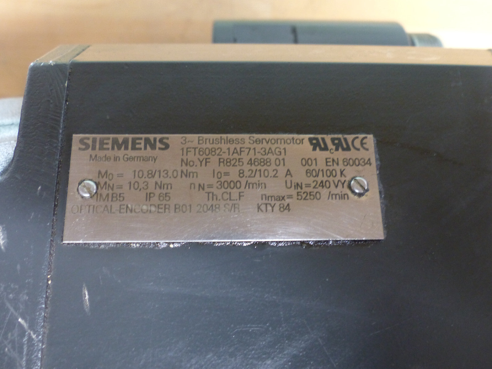 SIEMENS 1FT6082-1AF71-3AG1 SERVOMOTOR used