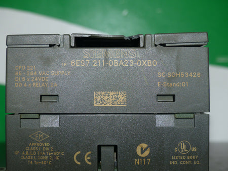 Siemens 6ES7 211-0BA23-0XB0 (Deckel beschädigt) S. Bilder