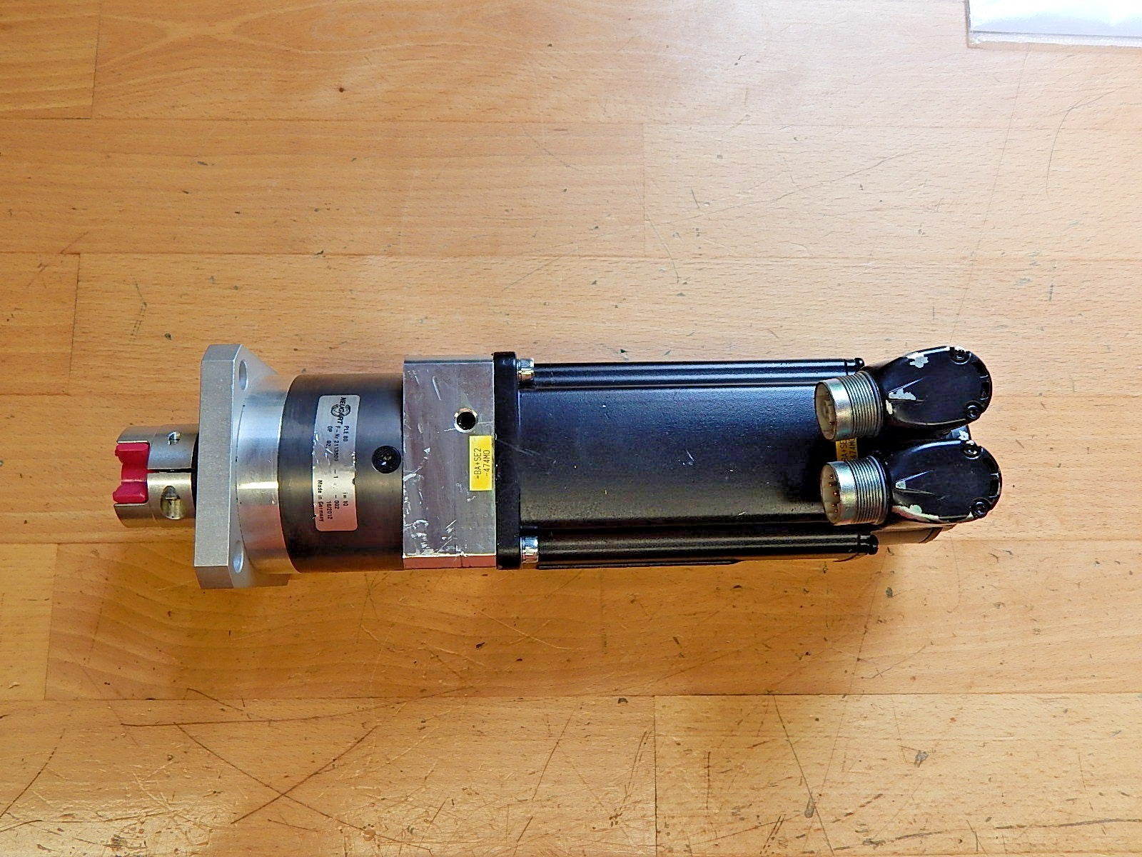 Rexroth PM Mot  MSK040B-0600-NN-M1-UP1-NNNN +Neugart getriebe  PLE 80 i=80