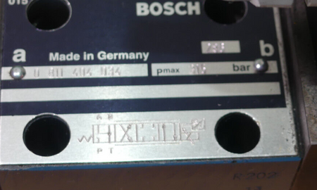 Bosch Regelventil 0 811 404 034 pmax 315 bar + 0 831 006003 2,7A