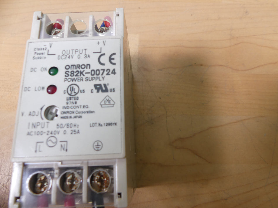 OMRON S82K-00724