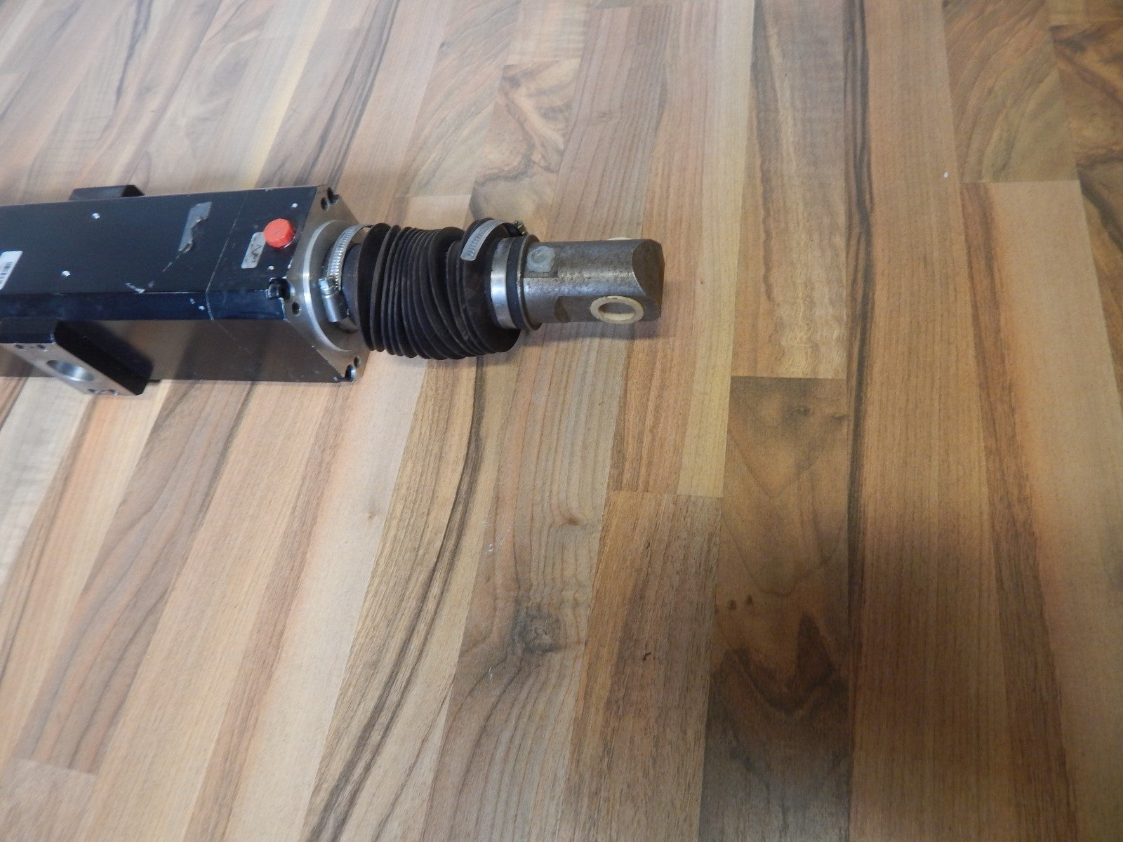 Danaher Motion Linear Actuator MA5081-0S221-0GBBA1E-250  - used -