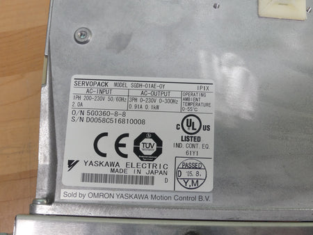YASKAWA SGDH-02AE-0Y MIT JUSP-NS600