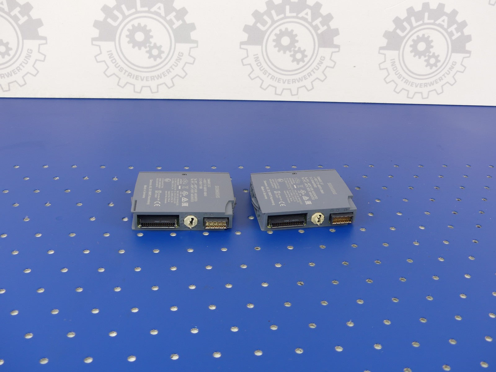 2x Siemens 6ES7 131-6BF01-0BA0