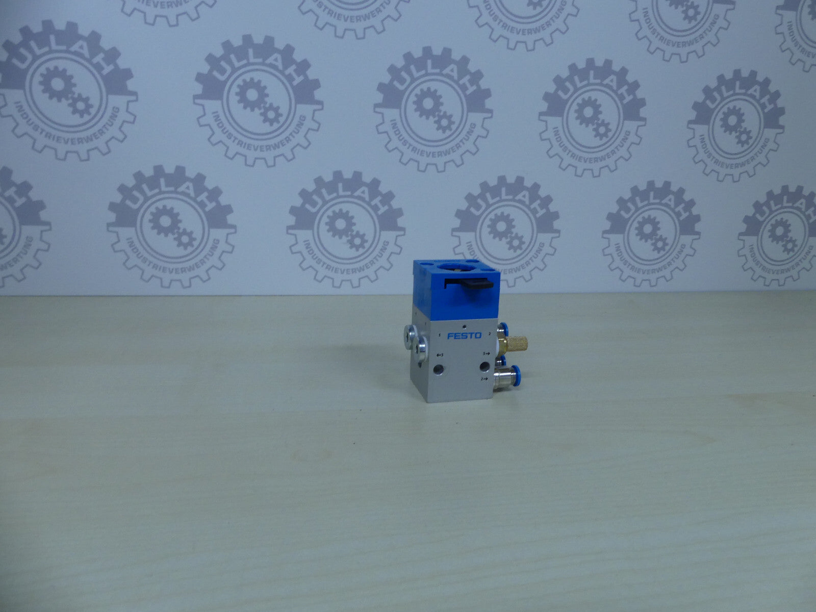 FESTO SVS-4-1/8-SA Fronttafelventil 3,5-8bar 543065