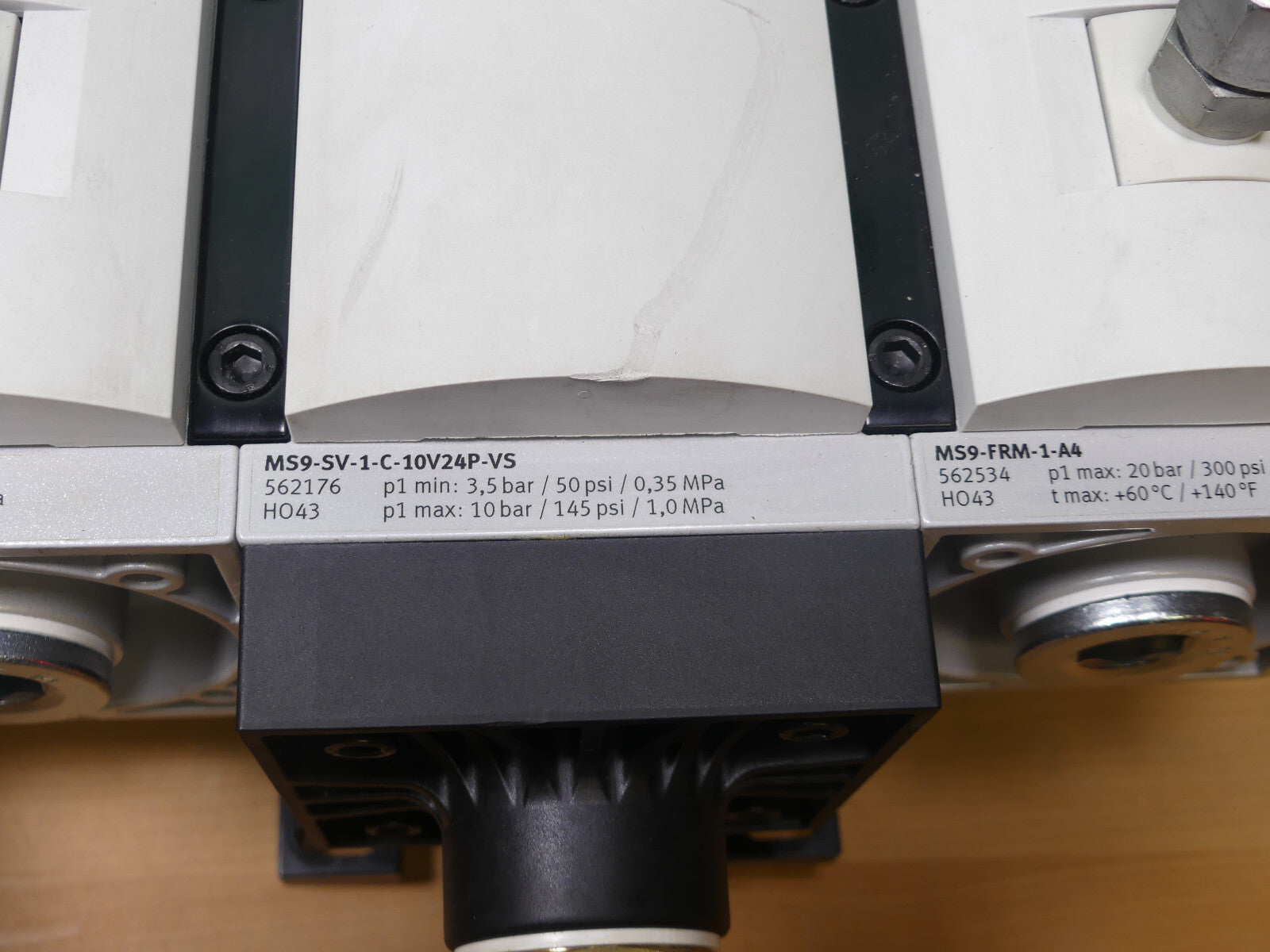 FESTO MS9-EM-1-VS+LFR-1-D6-C-U-M-A4+FRM-1-A4+SV-1-C-10V24P+FRM-1-A4 s.Bilder