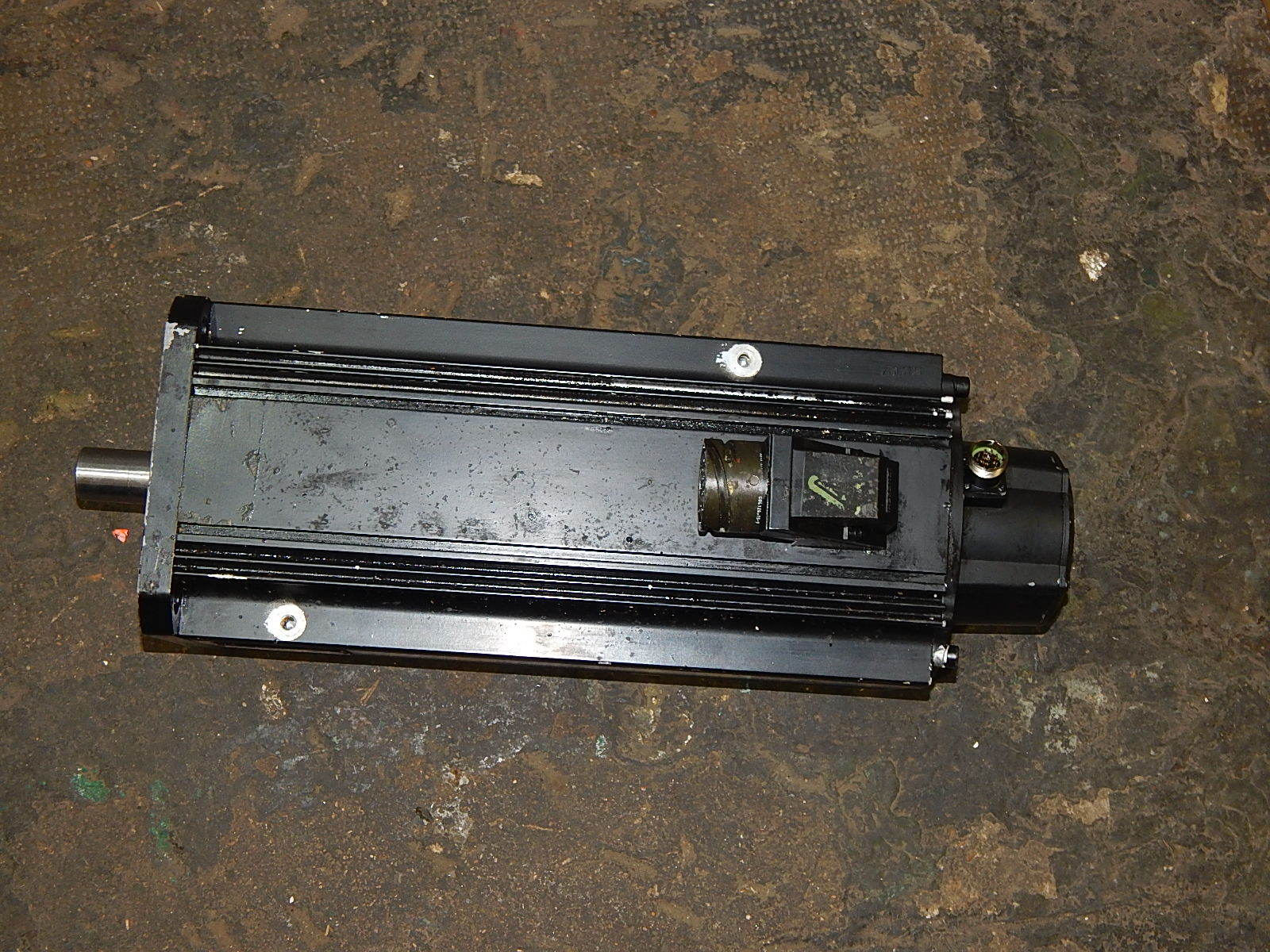 REXROTH INDRAMAT PERMANENT MAGNET MHD112D-027-PG0-BN SERVO MOTOR Used