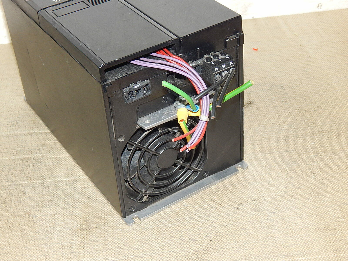 Danfoss VLT2875 VLT2875PT4B20STR1DBF00A00 195N1099 11,1kVA 400V