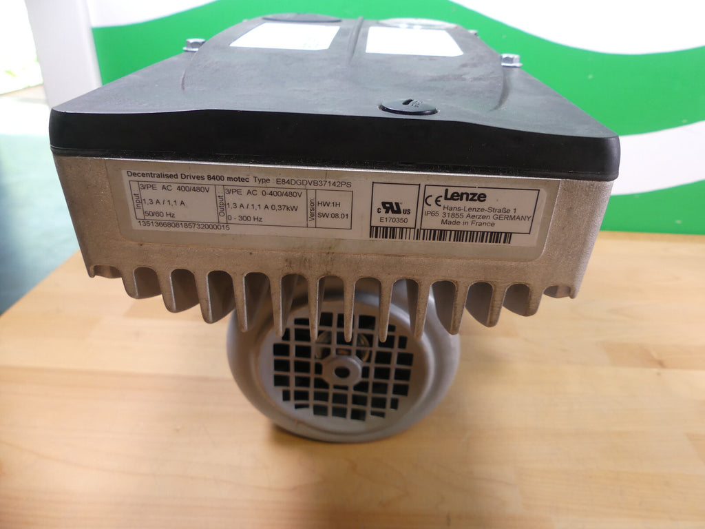 Lenze G50AH045MVCR2C00 Getriebemotor mit E84DGDVB37142PS