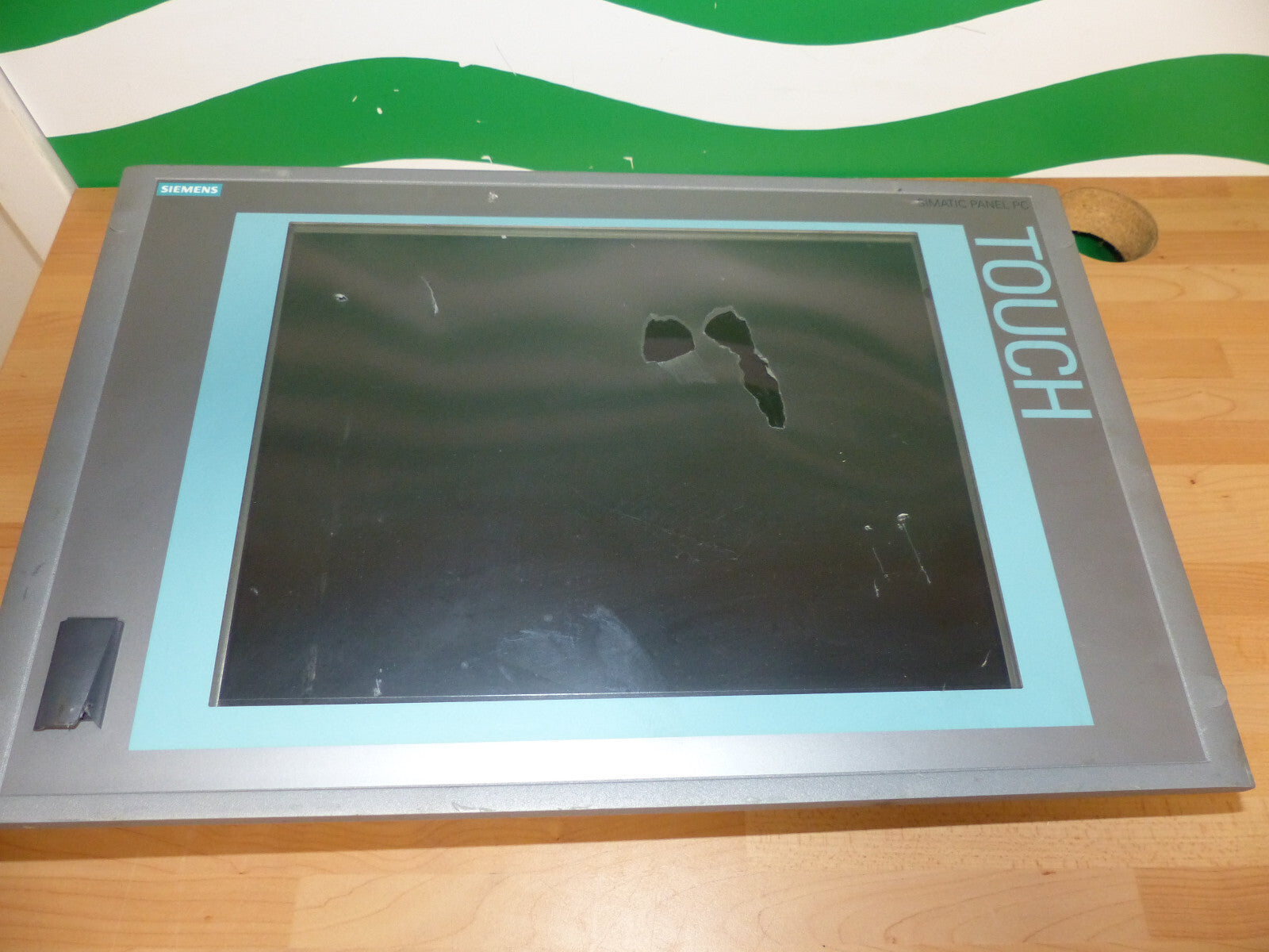 SIEMENS 6AV7885-2AL20-1DA8 Leicht Beschädigt s.Bilder