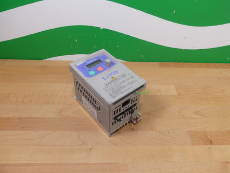 Hitachi SJ100-002NFE Frequenzumrichter