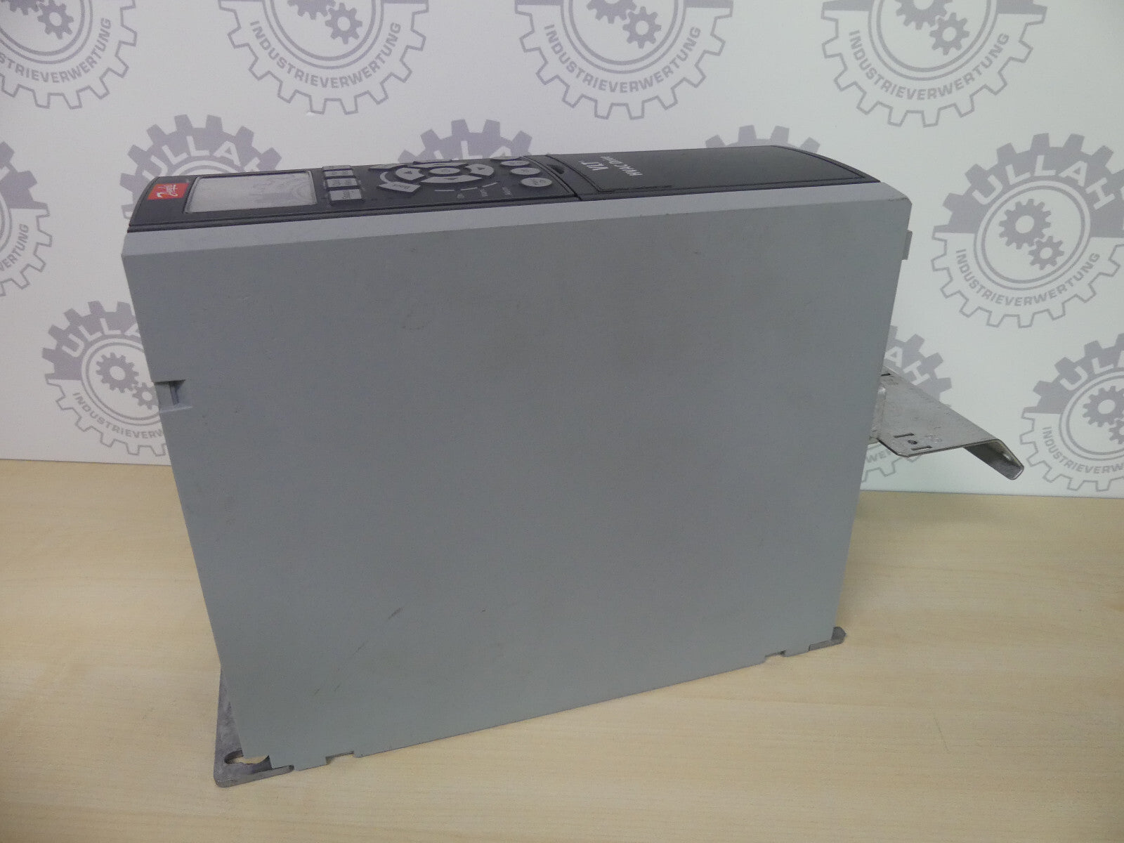 DANFOSS VLT HVAC Drive FC-102P2K2T4E20H1XGXXXXSXXXXAXBXCXXXXDX