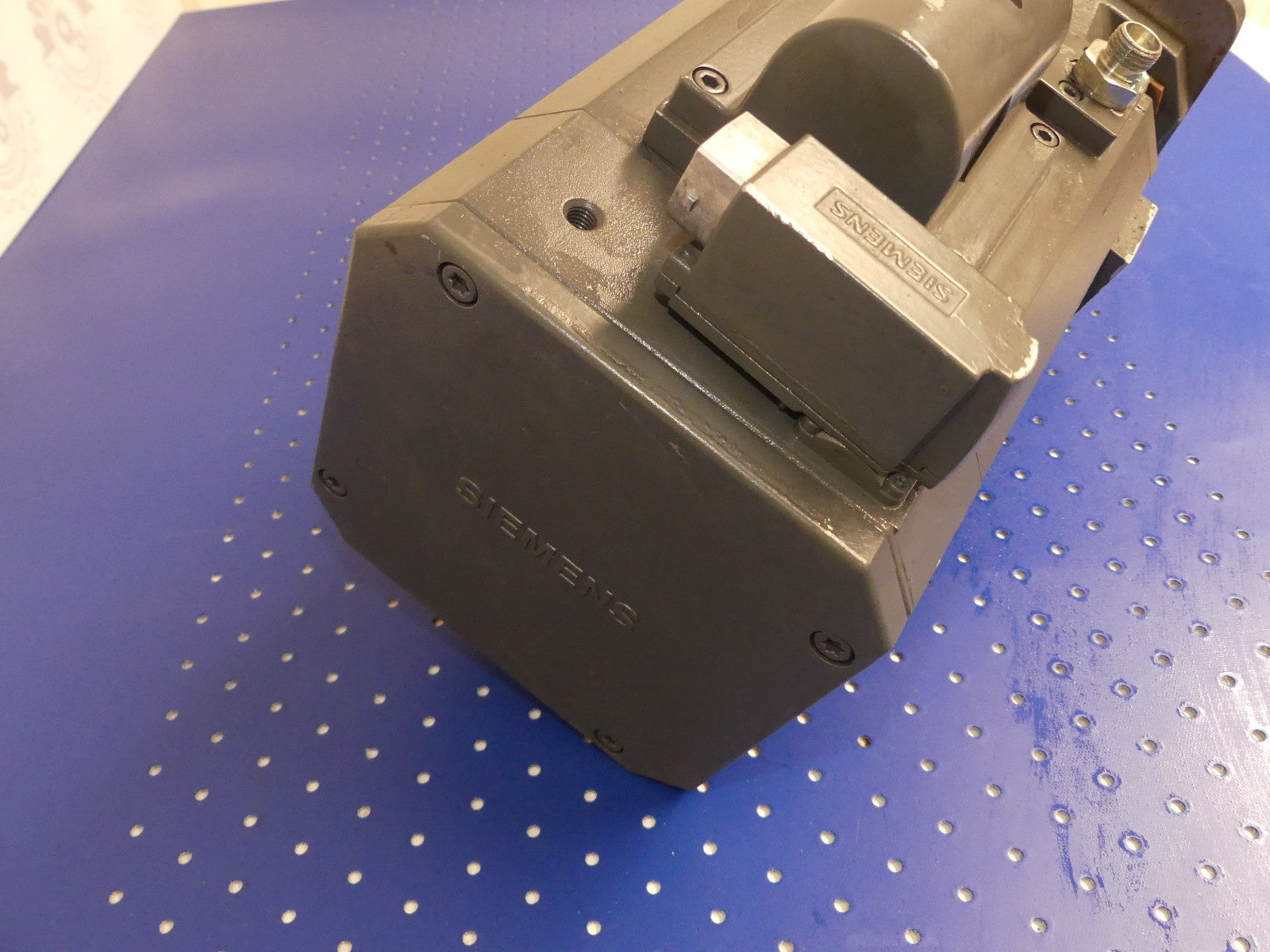 SIEMENS 1FT6084-8WH71-4FG1