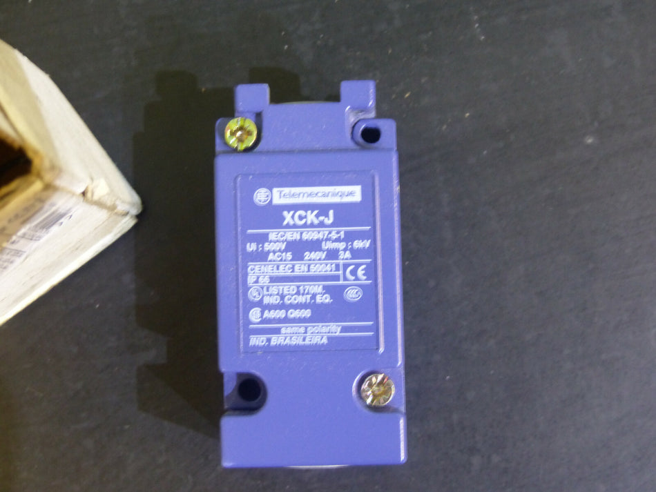 Telemecanique ZCK J11 s. Bilder