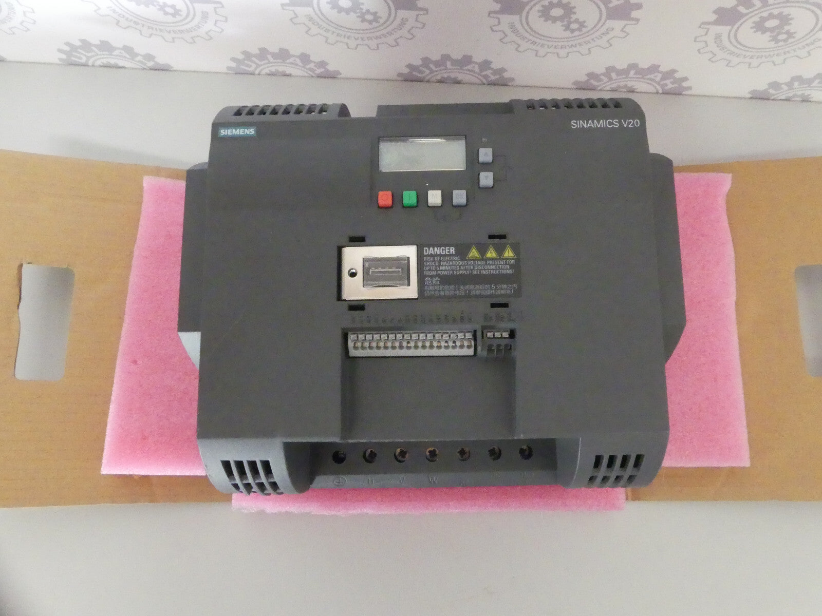 Siemens 6SL3210-5BE31-1CV0 leicht beschädigt S.Bilder