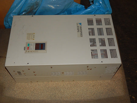  Yaskawa Frequenzumrichter CIMR-P5C4075 Varispeed  616P5  140KVA  Neuwertig 