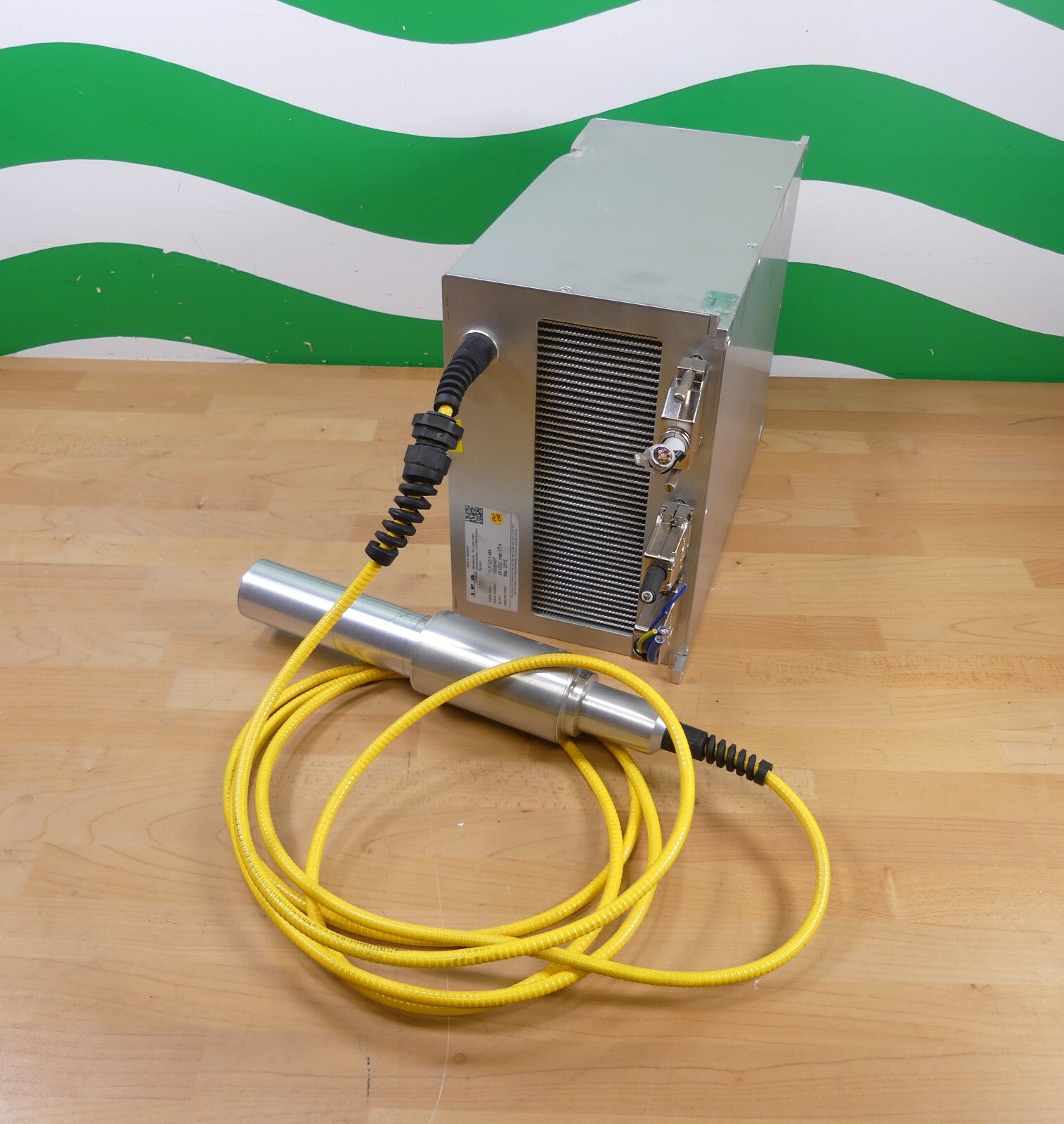IPG Laser PHOTONICS YLP-V2-1-MA  (leicht beschädigt, s.Bilder)