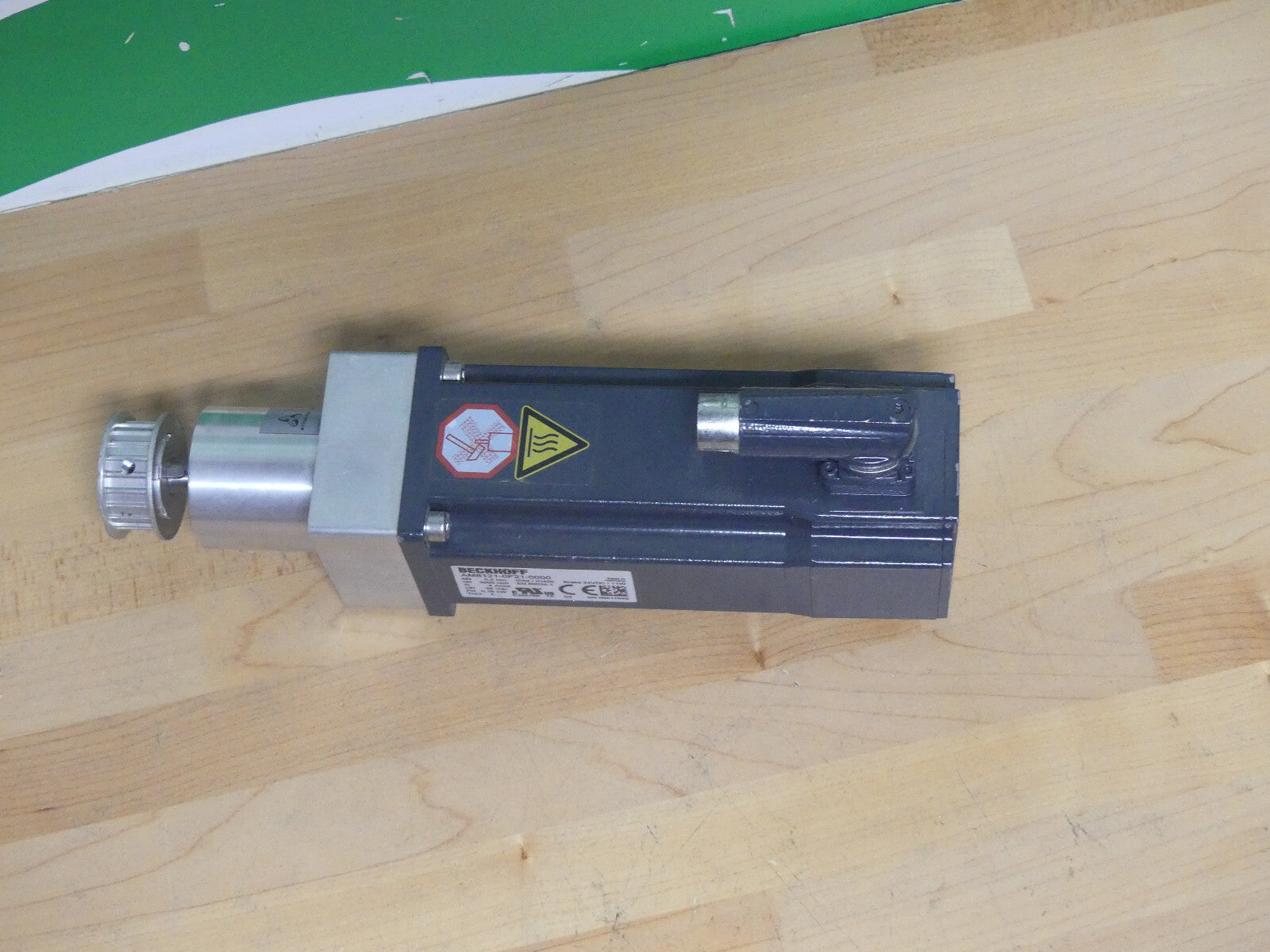 Beckhoff AM8121-0F21-0000 SERVOMOTOR