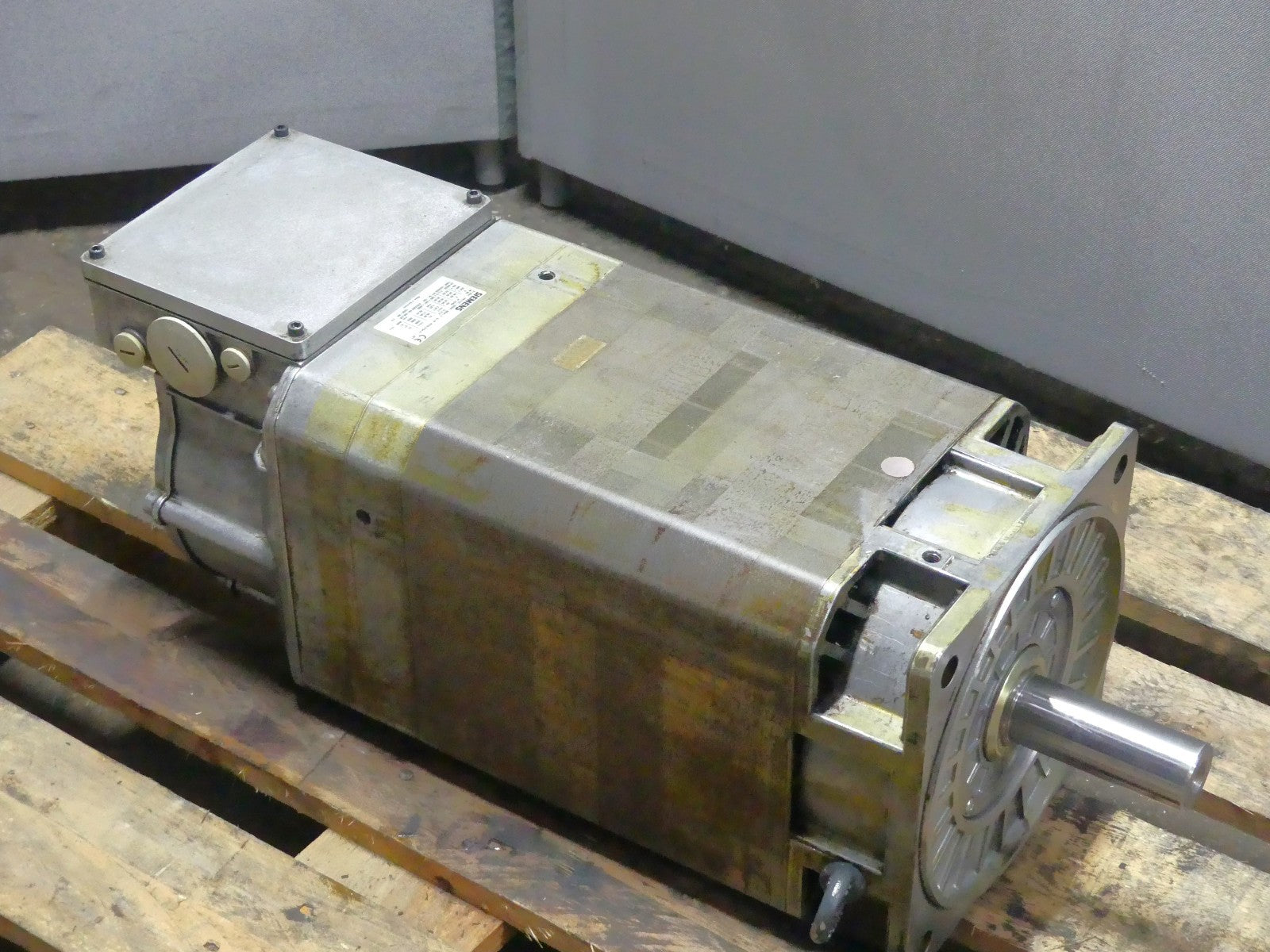 SIEMENS 1PH7137-2SG02-0BJ0-Z