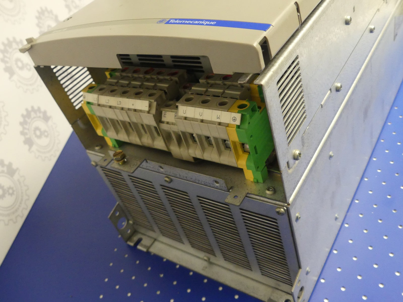 Telemecanique  ATV58HD33N4